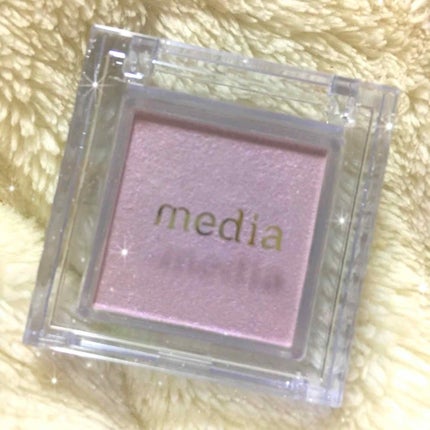 ブライトアップアイシャドウ/media/単色アイシャドウを使ったクチコミ(1枚目)