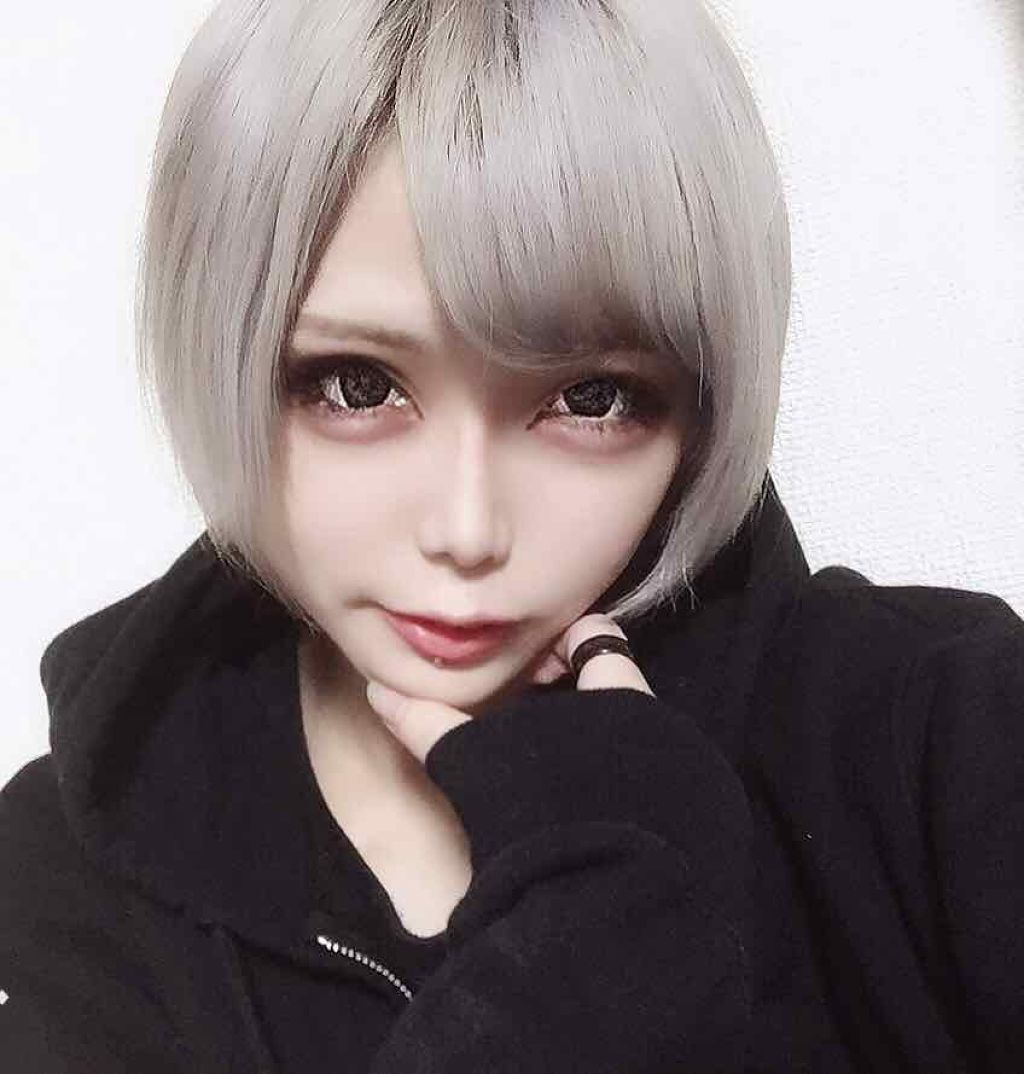 いろは on LIPS 「10いいね来たらメンヘラメイク方法紹介します〜☺️☺️💓#メン..」(1枚目)