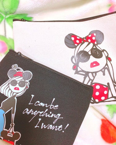 Sweet 3月号 付録
Disney ARTIST COLLECTION
by DAICHI MIURA

ポーチと付箋がついてたんやけど
付箋一緒に撮るの忘れてた！笑

雑誌とか買ったんいつぶり？

