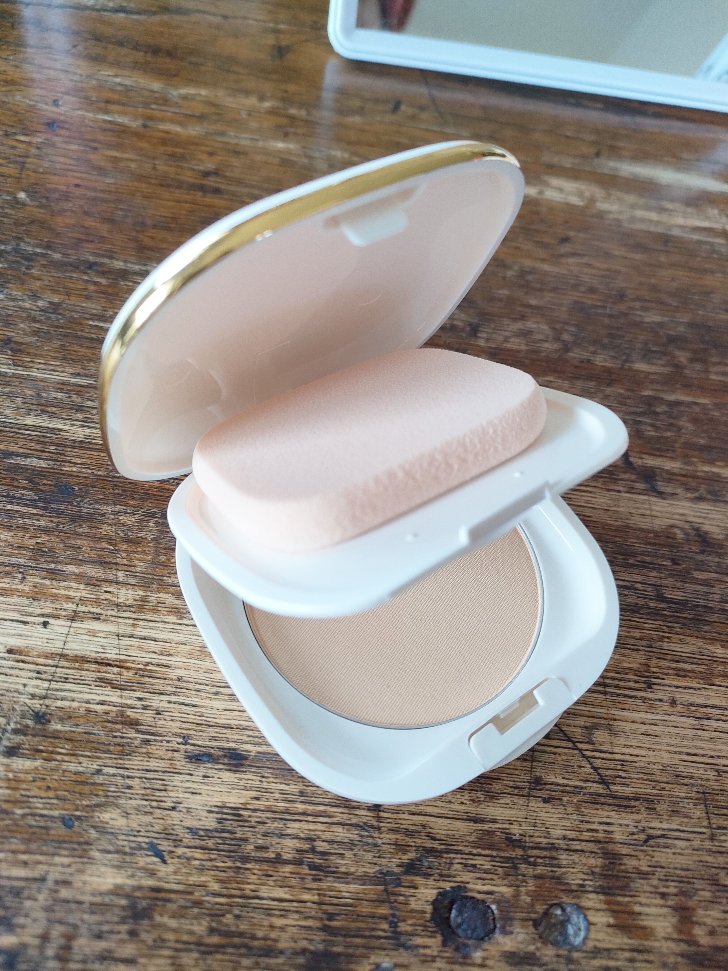 ポルトA ファンデーションケーキUV 微香料のクチコミ「 すごい安いのにかなり良いもの見つけちゃったかも…🫣🫣
特にブルベぽい肌の人には良いのかもしれ.....」（3枚目）