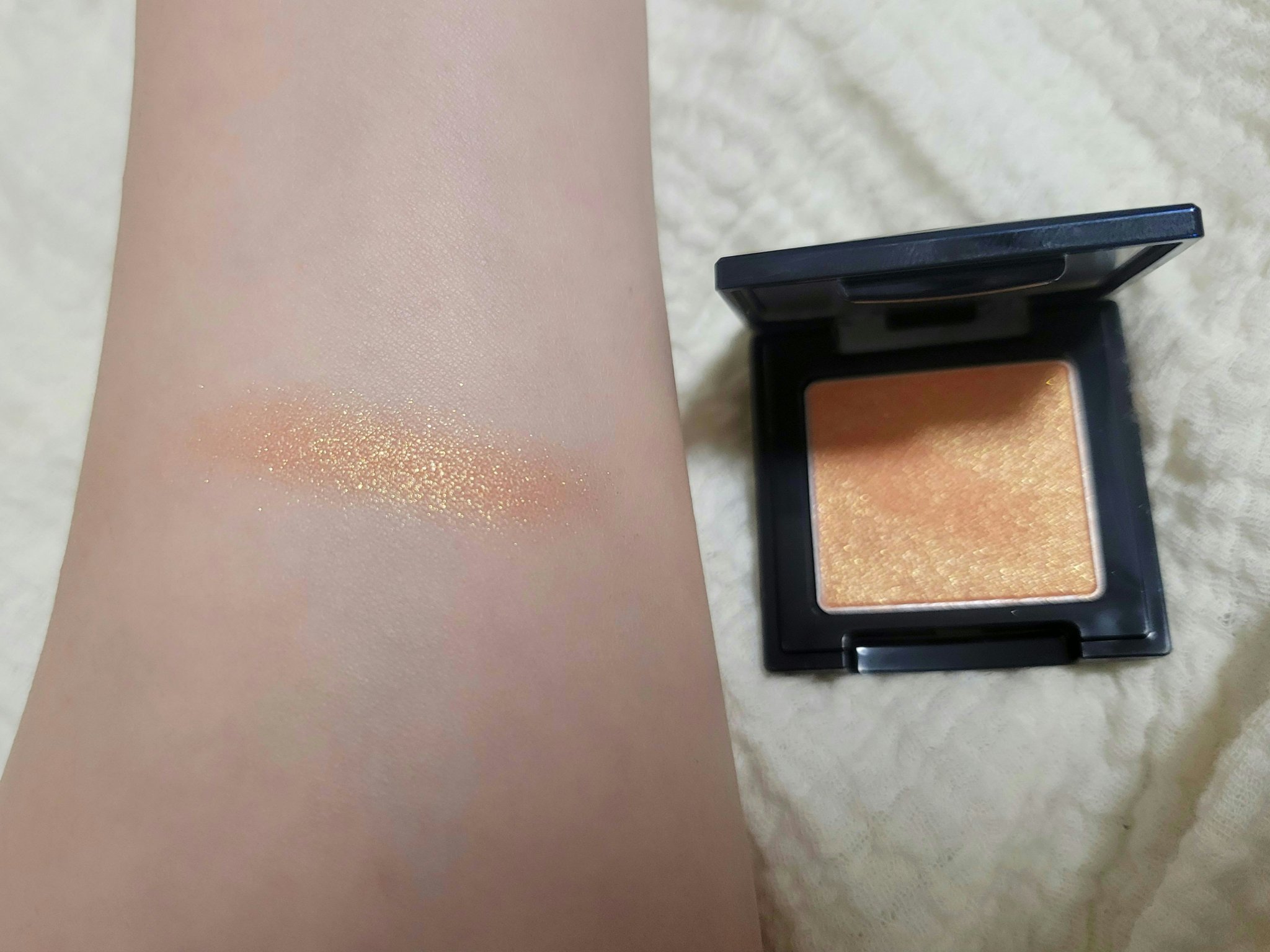 ラズル アイカラー 21 Golden dune/エレガンス ラズル /単色アイシャドウを使ったクチコミ（2枚目）