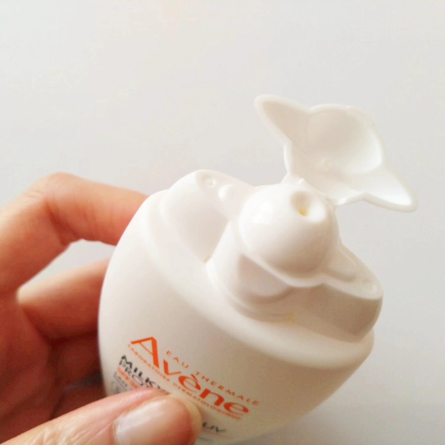 アベンヌ ミルキープロテクター　UVのクチコミ「アベンヌさまからいただきました。

アベンヌ
ミルキープロテクター　ＵＶ

アベンヌから新発売.....」（2枚目）