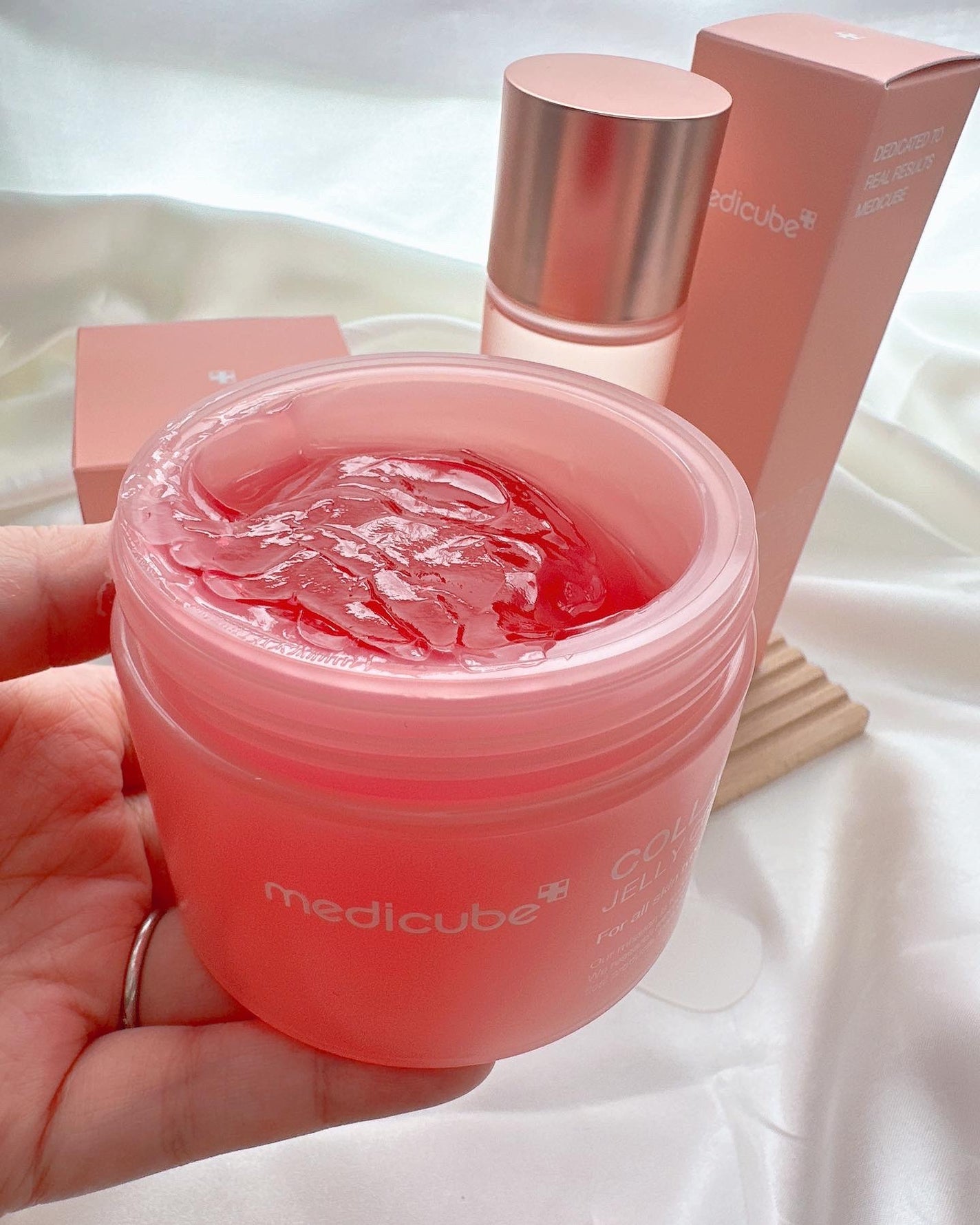 めるᙏ̤̫͚𓍯フォロバ on LIPS 「〖medicube〗コラーゲンジェルクリーム🩷┈┈┈┈┈┈┈┈..」(2枚目)