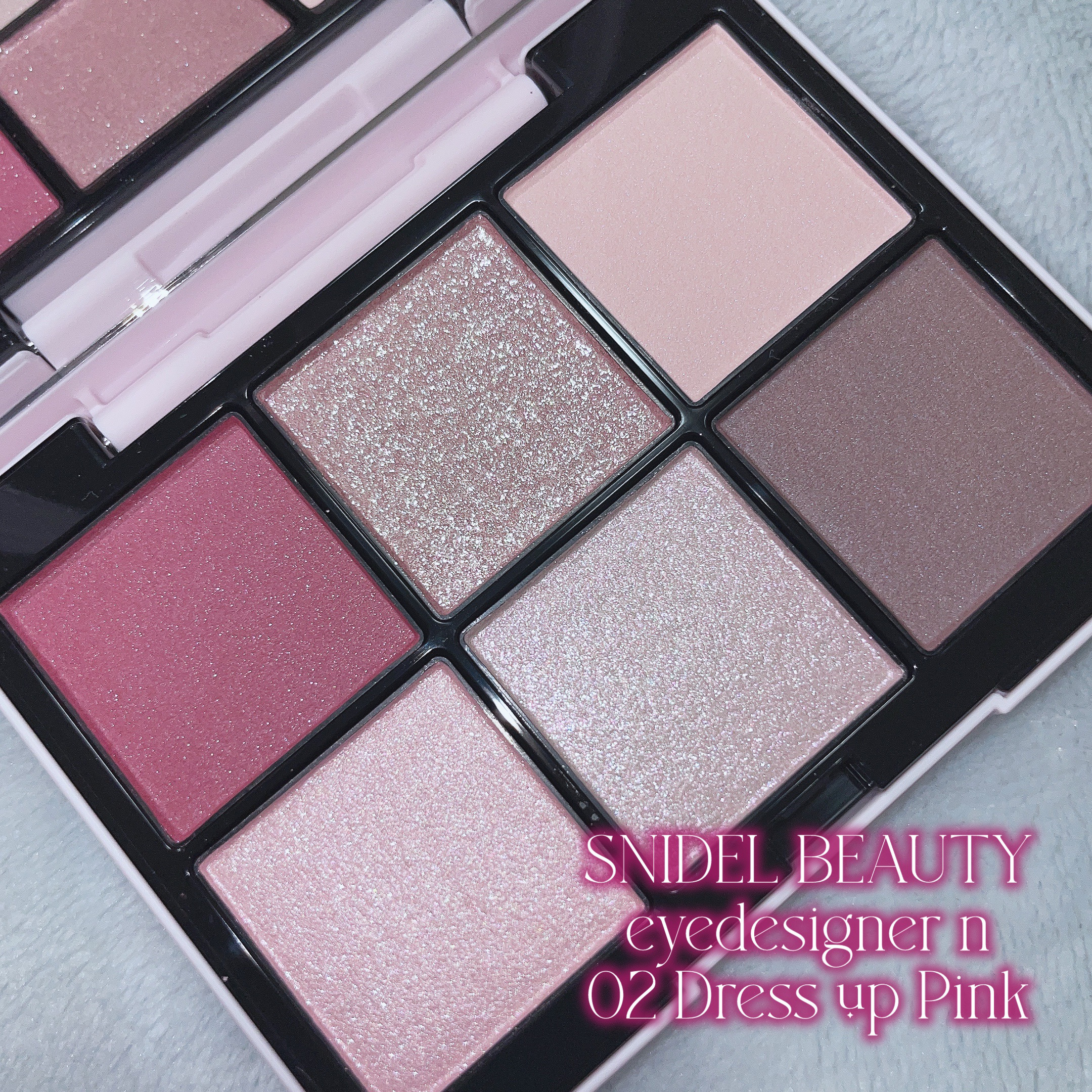 ‎✩ SNIDEL BEAUTY
‎eyedesigner n
‎02 Dress up Pink ˖ ࣪⊹

‎これ本当に買ってよかった🤲🏻💘
捨て色なし神アイパレです😽🎵

‎真ん中のグリッター上はザクザクラメで下はチラチララ