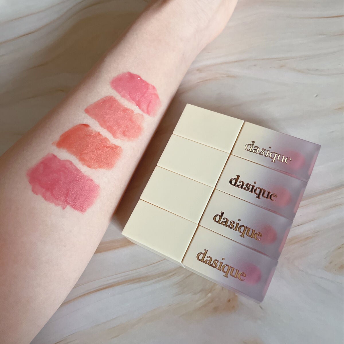 하나┆フォロバ100 on LIPS 「2月1日発売.ᐟ.ᐟデイジークから可愛すぎるバタークリームコレ..」(4枚目)