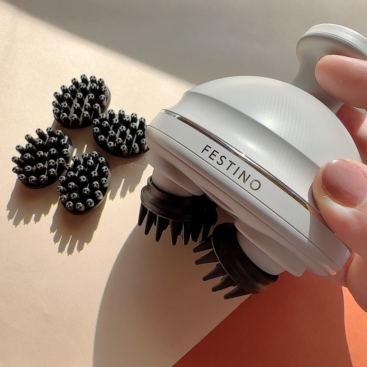 充電式EMSヘッドスパ プレミア/FESTINO/ヘッドマッサージャーを使ったクチコミ（3枚目）