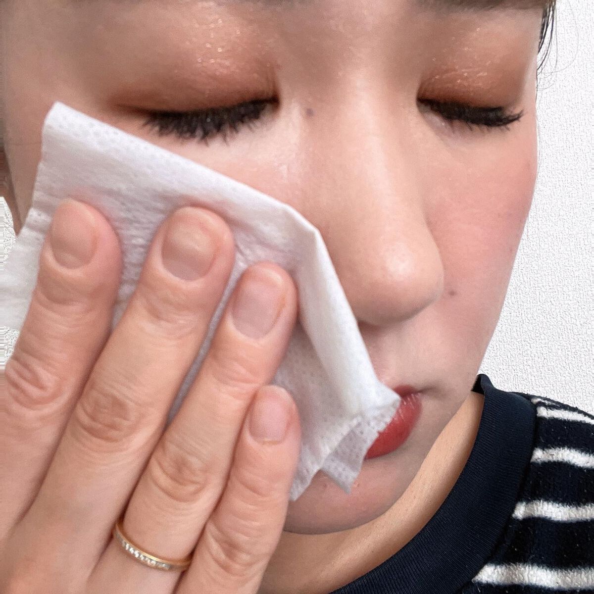 ビオレ メイク持続シート さらマット肌/ビオレ/フェイスシートを使ったクチコミ(4枚目)