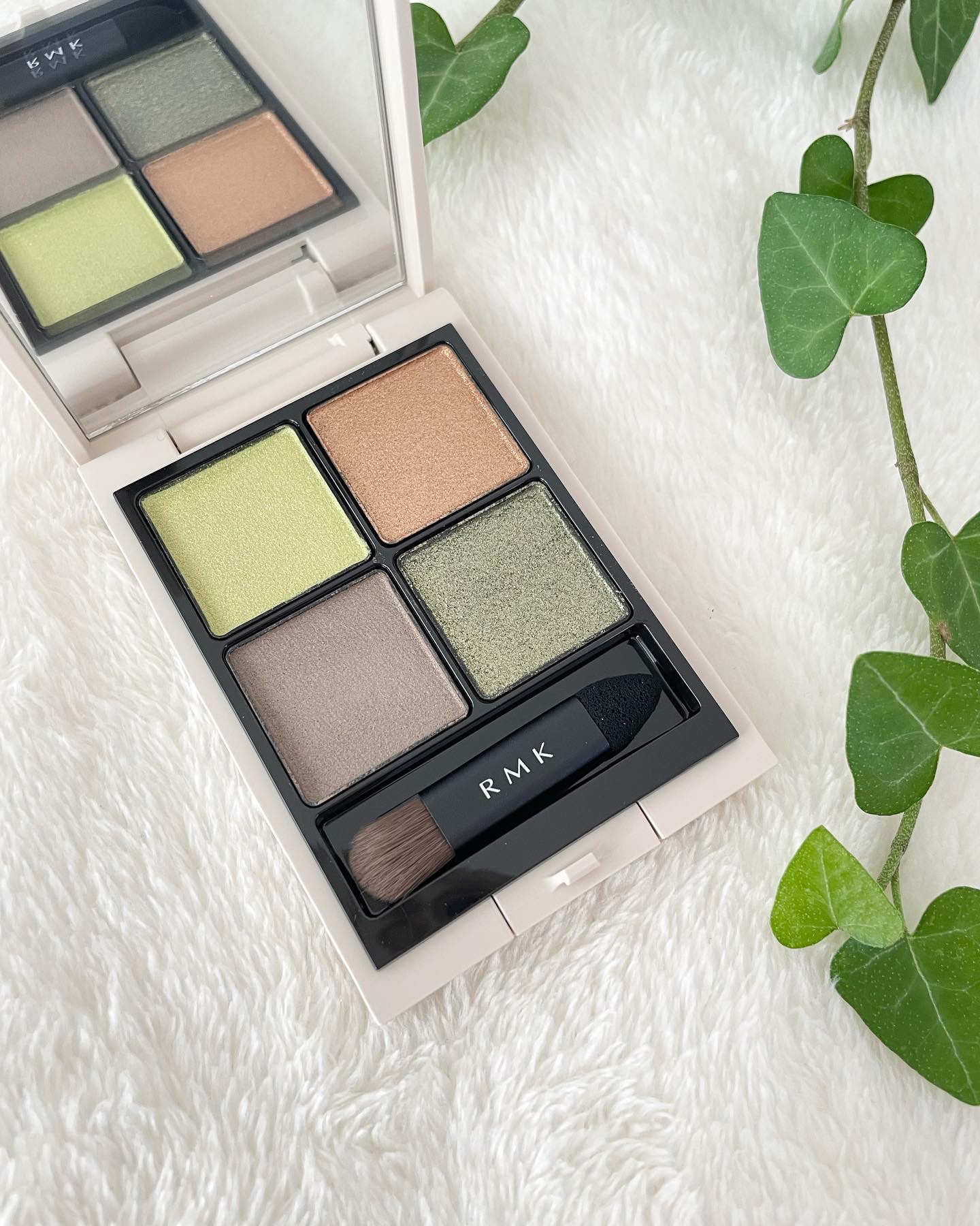 RMK シンクロマティック アイシャドウパレット EX-02 エニグマティック（数量限定）/RMK/アイシャドウパレットを使ったクチコミ（2枚目）