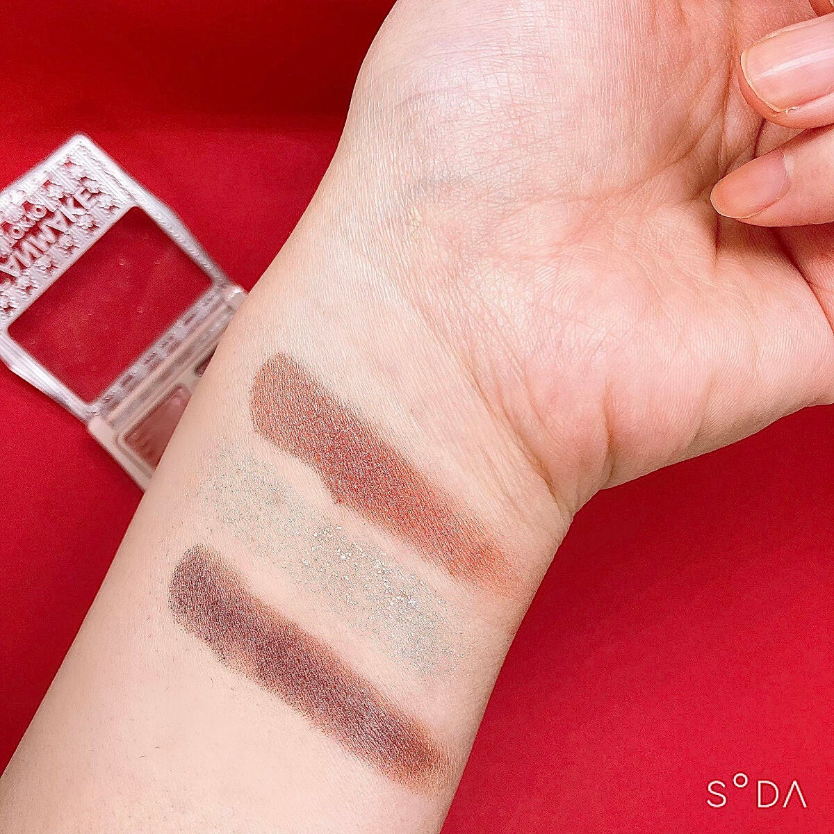 ジューシーピュアアイズ/キャンメイク/アイシャドウパレットを使ったクチコミ(4枚目)