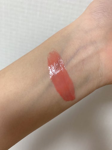 






【商品名】
      リンメル
           アクアリィ  ブースト  リップラッカー 010💄💋







 【point】

　・美容液成分配合
                   ヒアルロン酸、コラーゲン、アロ
                    エベラエキス  など


     ・SPF25   PA+


     ・ベタつかずスーッとした塗り心地
        











このリップ、とにかく保湿力がすごい！💕

これ一本ですっごい綺麗に発色するし、潤い感もある✨

私はメントールのスースー感も程よくて好きです🥰

まるでグロス塗ったみたい！！

色味もすっごくいい感じです💕💕





⌣̈⃝ ♡ ⌣̈⃝ ♡⌣̈⃝ ♡ ⌣̈⃝ ♡⌣̈⃝ ♡ ⌣̈⃝ ♡⌣̈⃝ ♡ ⌣̈⃝ ♡






見てくれてありがとうございました🥰







の画像 その1