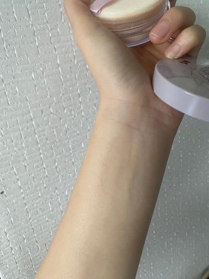 b idol シルクアイスパウダーのクチコミ「お気に入りのパウダー♥️
B IDOLシルクアイスパウダー
(フェイスパウダー) 8g
シ.....」(3枚目)