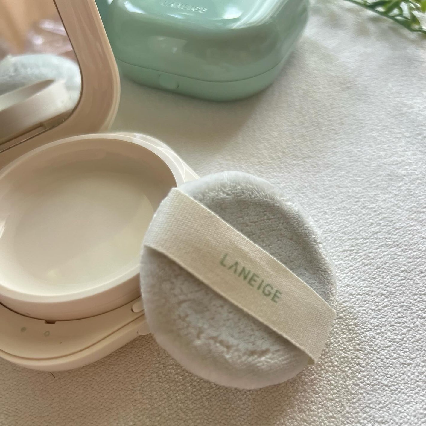 ネオ エッセンシャル フィニッシュパウダー/LANEIGE/ルースパウダーを使ったクチコミ(2枚目)