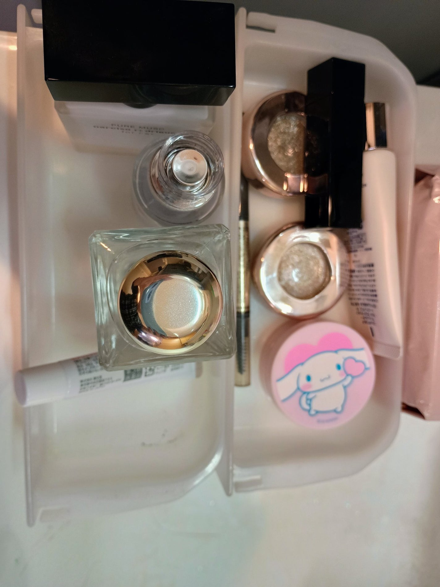 あかさたな on LIPS 「収納するほどコスメを持っていませんが、洗面台の取り外せる棚に入..」(2枚目)