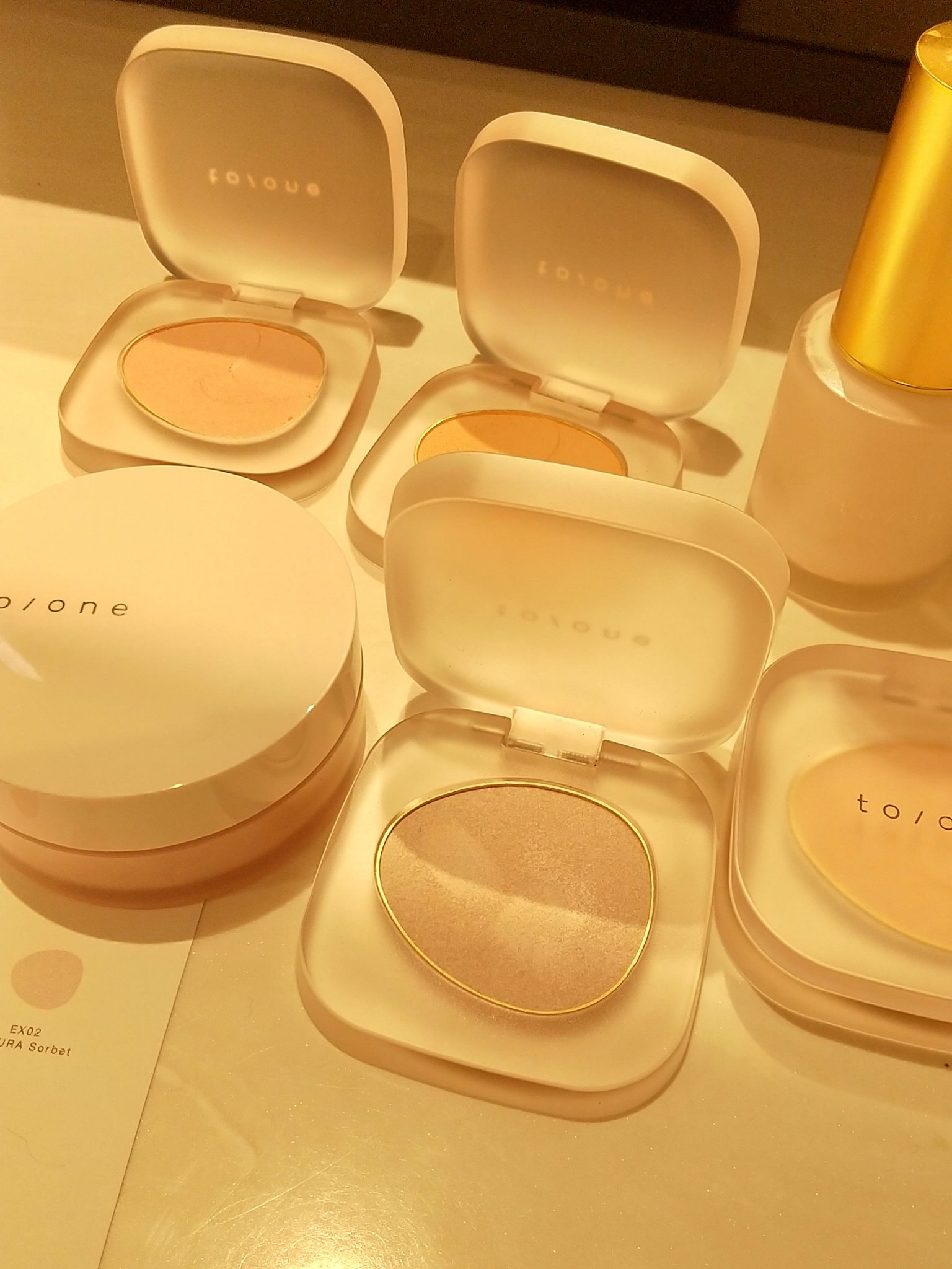 トーン ペタル フロート ブラッシュ/to/one/パウダーチークを使ったクチコミ（2枚目）