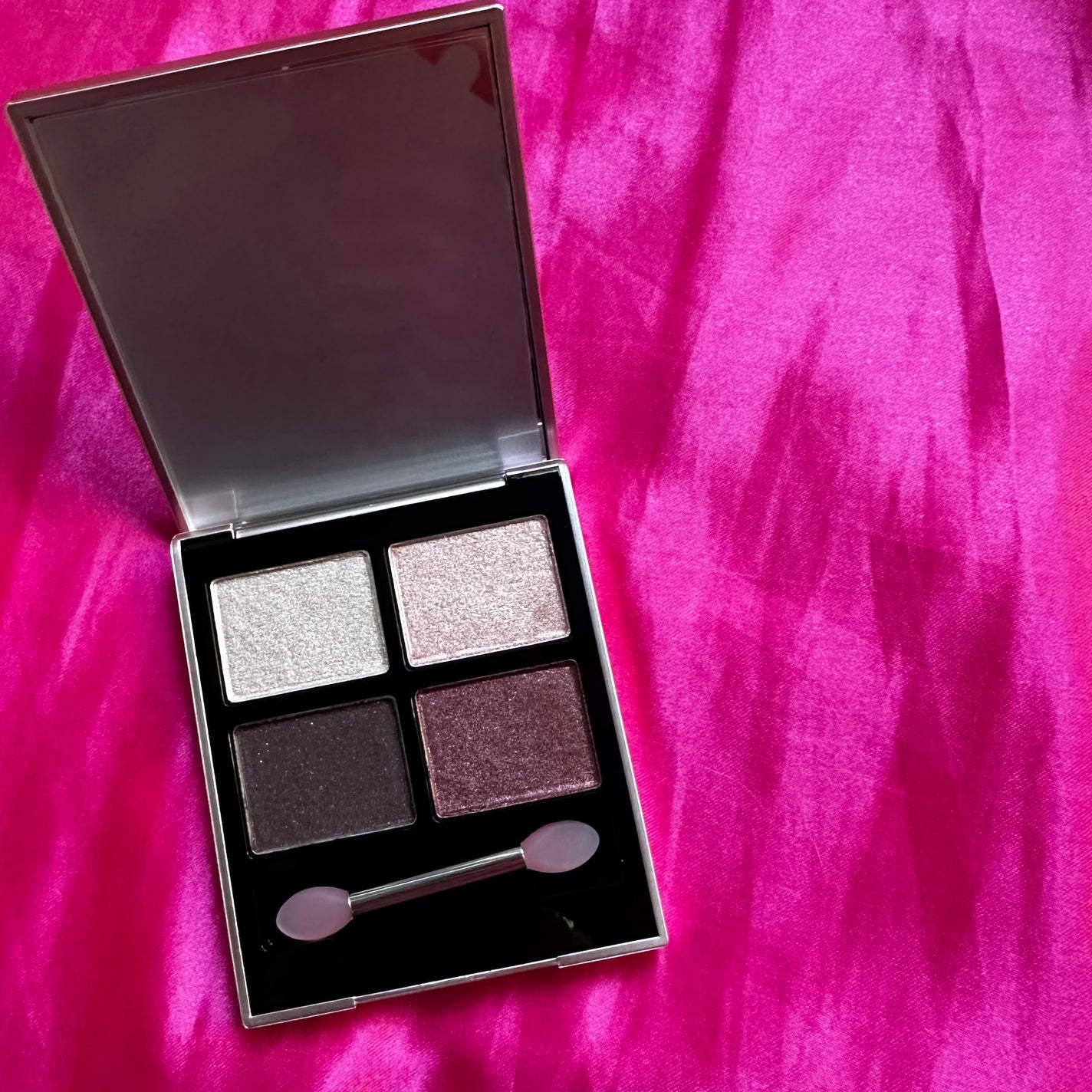 Yoshika on LIPS 「SOUFFLEYESHADOWPALETTE12月27日〜店頭..」(2枚目)