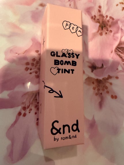 グラッシーボムティント/&nd by rom&nd/リップティントを使ったクチコミ(1枚目)