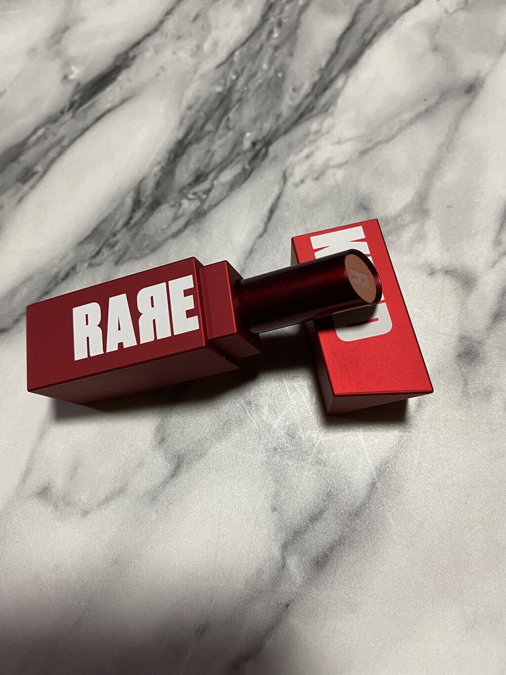 フェードマットリップスティック/RAREKIND/口紅を使ったクチコミ（2枚目）