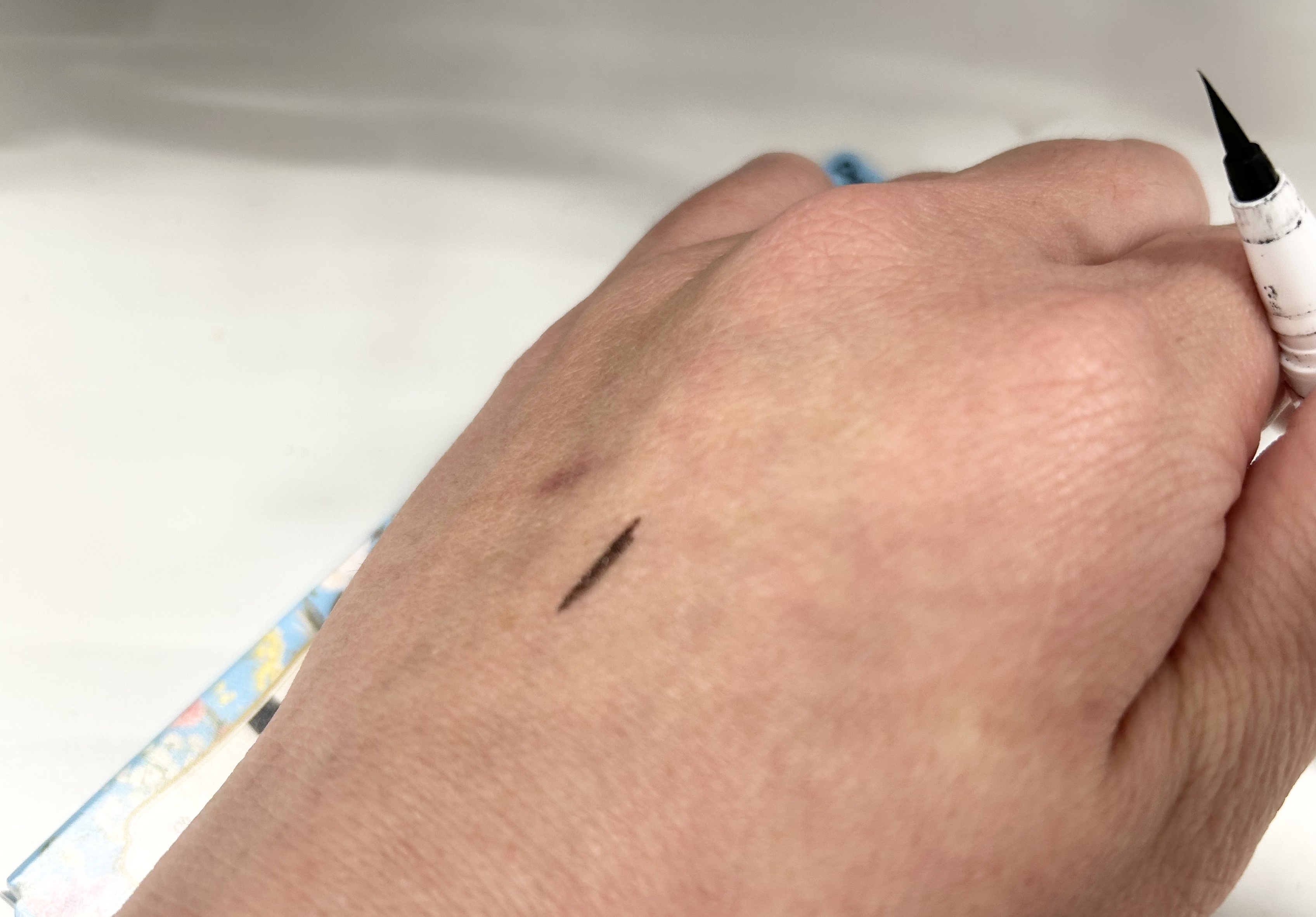 リキッドアイライナー/ルルズコスメティコ/リキッドアイライナーを使ったクチコミ（3枚目）