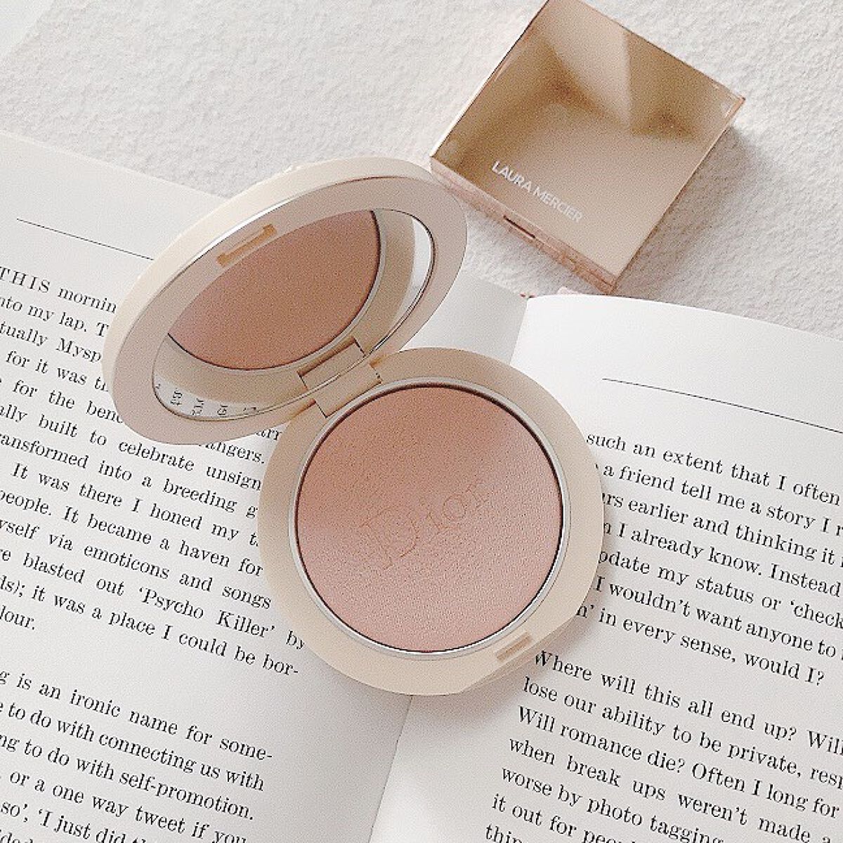 ローズグロウ イルミネーター /ローラ メルシエ/プレストパウダーを使ったクチコミ（1枚目）