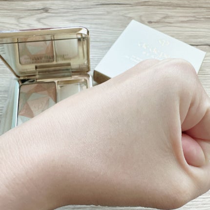 ル・レオスールデクラ /クレ・ド・ポー ボーテ/パウダーハイライトを使ったクチコミ(3枚目)