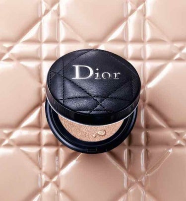 🌟感動コスメ🌟

#Dior 
#クッションファンデ
#ルミナスマット
#セミマット
#素肌感

こんばんは🐶
私は画像加工技術が皆無のためいつも公式の写真ばかりですみません💧
今回は自分史上最強にドン