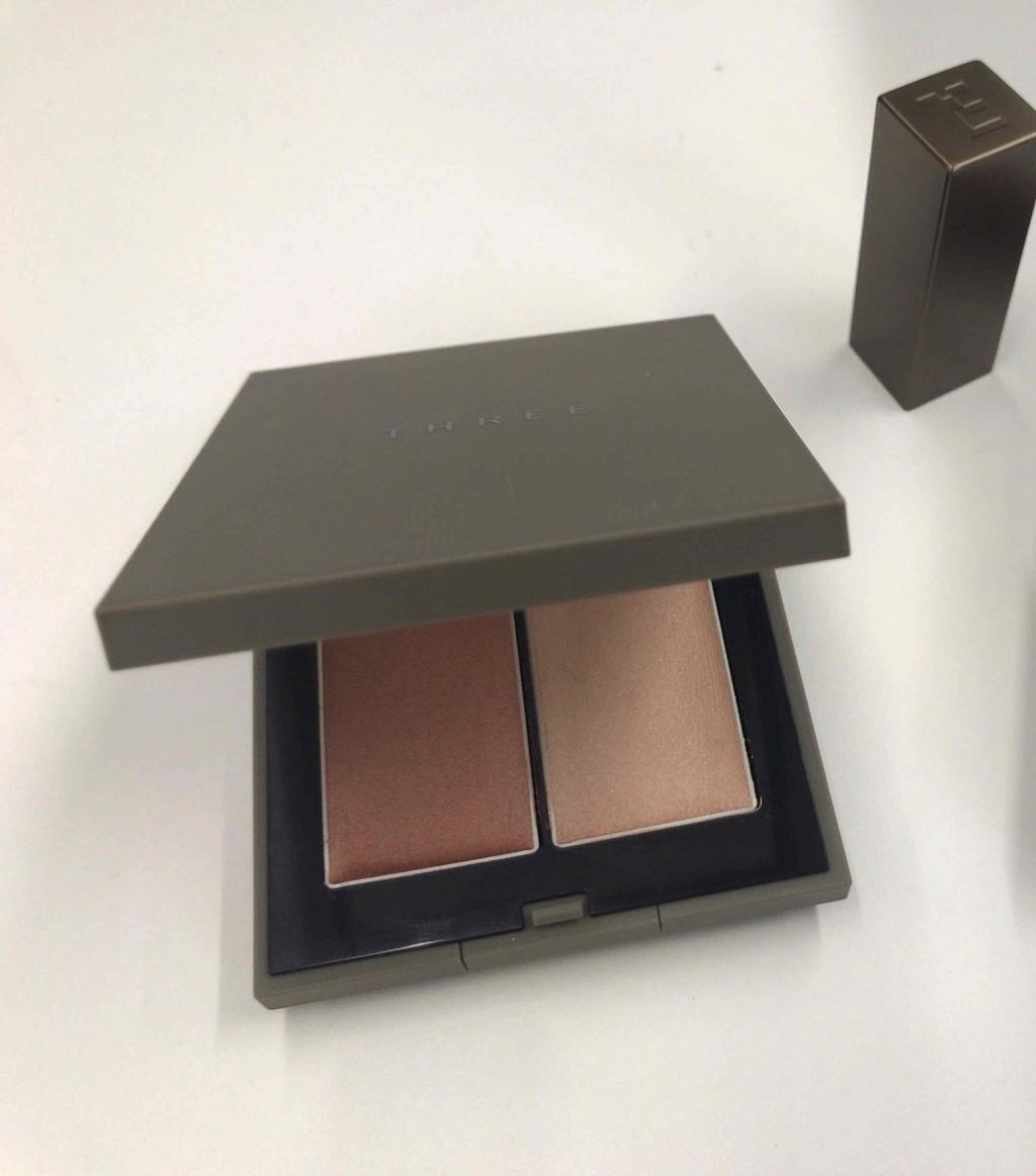 THREE シマリング グロー デュオ/THREE/クリームハイライトを使ったクチコミ（1枚目）