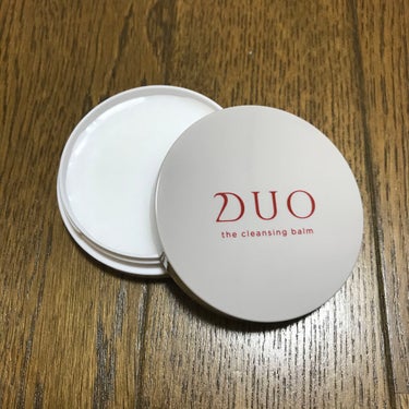 今回は、
DUOザ クレンジングバーム
についてレビューしていきます✨

〜商品説明〜
乾燥小じわをケアして
ハリ弾力感のある素肌へ
しっとりタイプのクレンジング

メイク汚れや余分な角質まで
しっかり