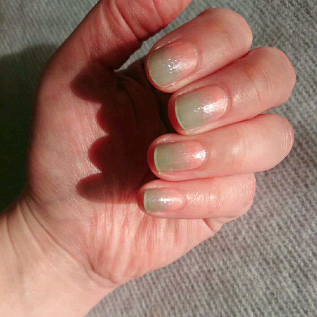 オサジ アップリフト ネイルカラー/OSAJI/マニキュアを使ったクチコミ（2枚目）