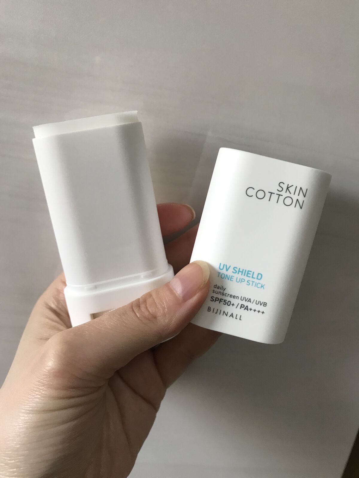 UVシールド トーンアップスティック/スキンコットン/日焼け止めスティックを使ったクチコミ（3枚目）