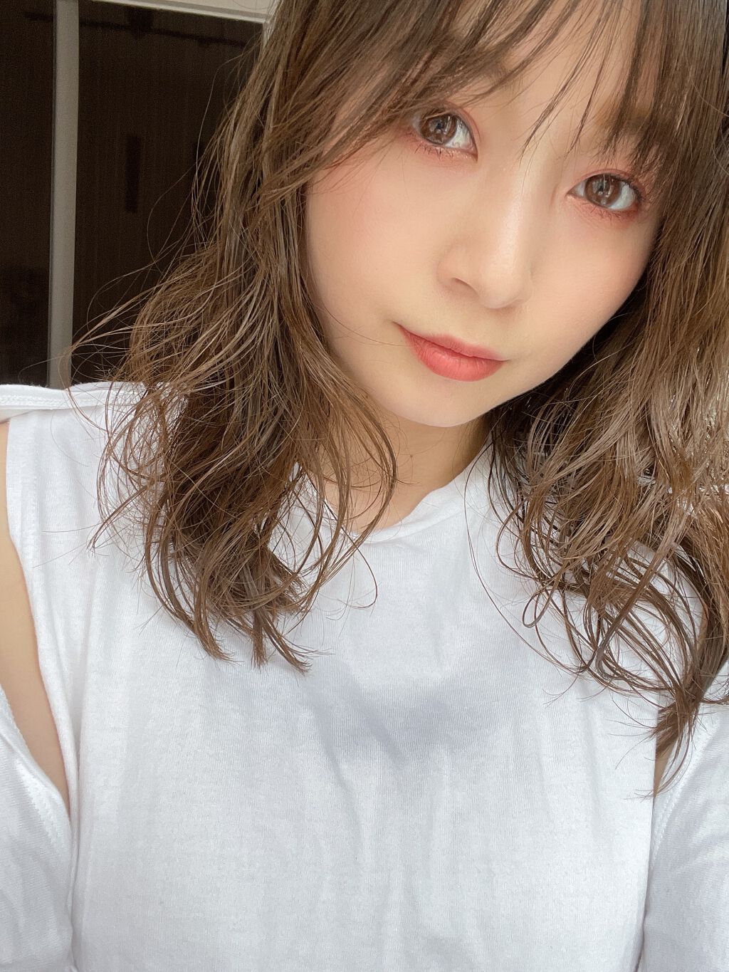 hana on LIPS 「CHANELの新作シャドウが可愛い!サイトだと結構コーラル系か..」(5枚目)