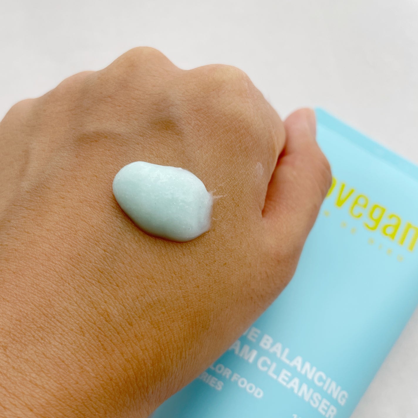 カラーフードシリーズブルーバランシングフォームクレンザー/Tovegan/洗顔フォームを使ったクチコミ(4枚目)