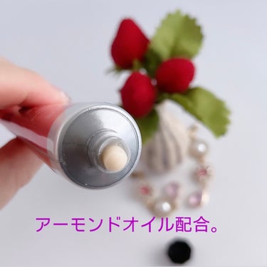 【LIPSショップで購入出来るハンドクリーム】


THE BODY SHOP
ハンドクリーム ストロベリー
価格:1,320円

✼••┈┈••✼••┈┈••✼••┈┈••✼••┈┈••✼

ストロベリー🍓が香るハンドクリーム。

甘すぎず爽やかさな香り🍓🍓🍓


テクスチャーは伸び良く、　
みずみずしくなめらかです🙌


ベタベタしないのも良い感じ♡

オススメのハンドクリームです♪♪♪♪♪


#THE BODY SHOP
#ハンドクリーム ストロベリー
#ハンドクリーム
#ハンドケア
#デパコス
#スキンケア
#ボディケア
#保湿
#香り
#おもち肌スキンケア の画像 その1