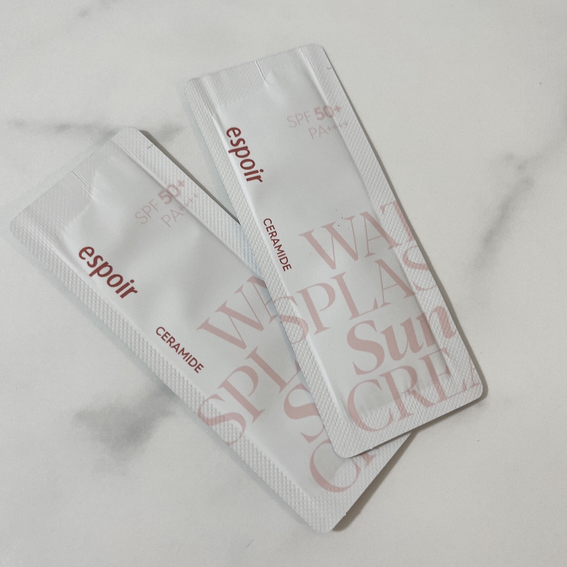 ---espoir
ウォータースプラッシュサンクリーム セラミド

サンプルでもらいました🧸*°

香りが！！！Diorのファンデだ！！！

するする伸びてぬりやすい◎

乾燥皆無◎

ふんわりトーンアップ◎

けど日焼け止め特有のてらて