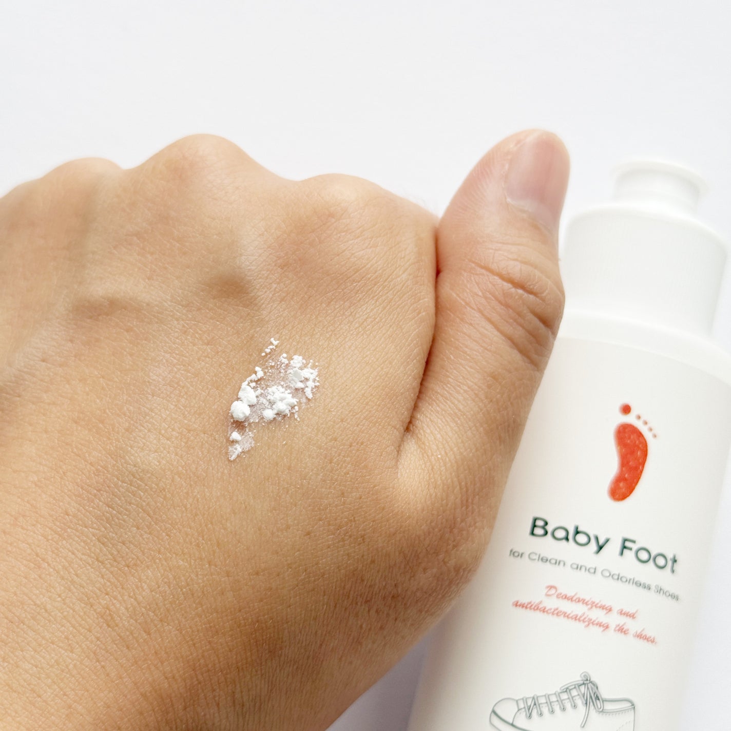 靴の消臭除菌パウダー/ベビーフット/レッグ・フットケアを使ったクチコミ(4枚目)