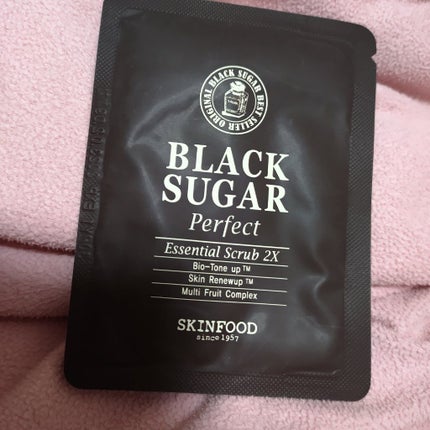 ブラックシュガー パーフェクト エッセンシャル スクラブ2X/SKINFOOD/洗い流すパック・マスクを使ったクチコミ(4枚目)