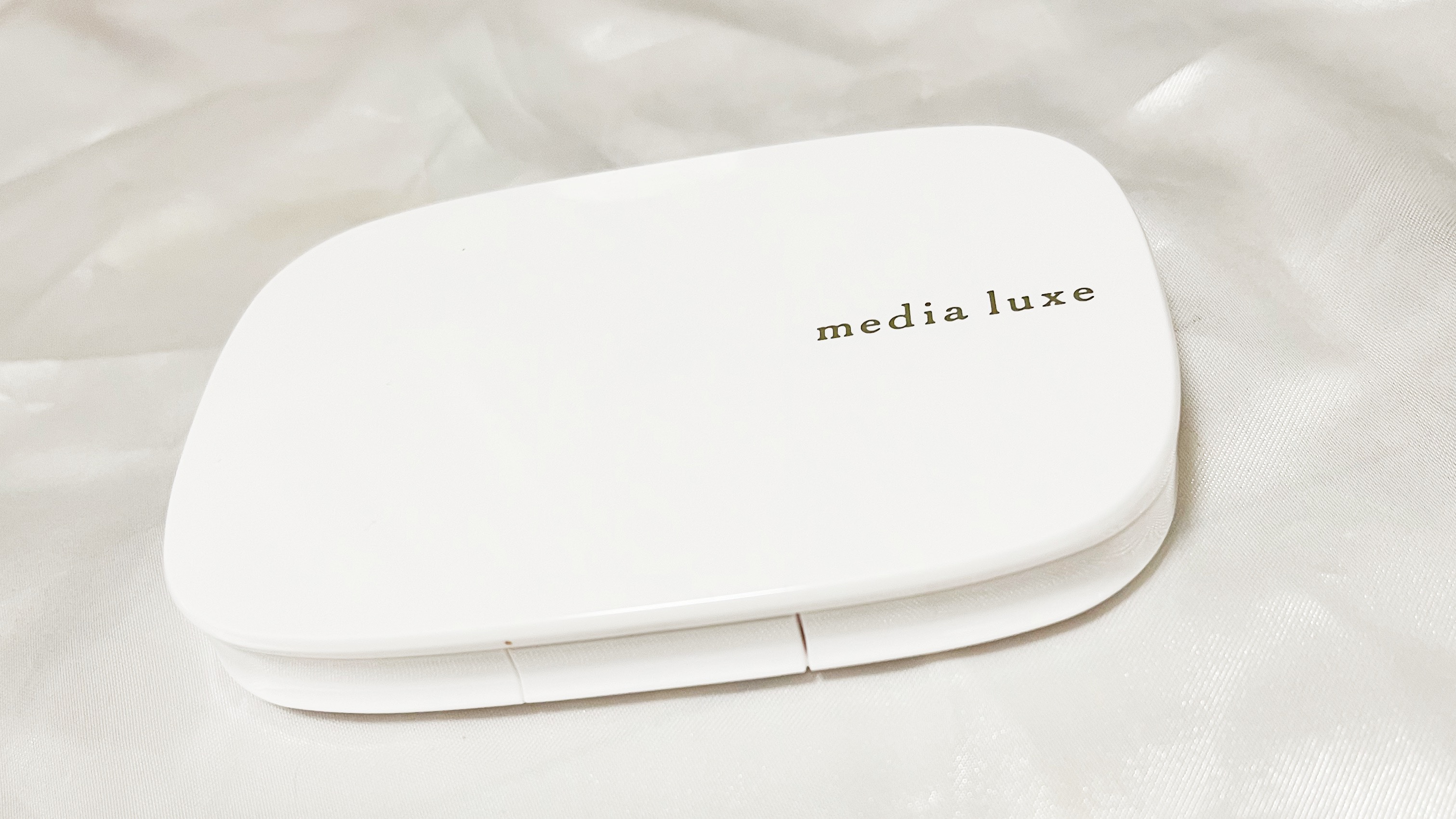 パウダーファンデーション 02 限定セット <スポンジ付き>+専用ケース/media luxe/パウダーファンデーションを使ったクチコミ（3枚目）