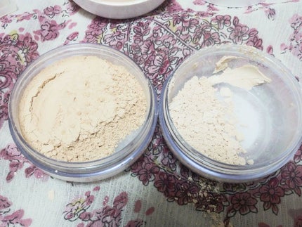 DAISO ミネラルファンデーションDのクチコミ「300円プチプラのルースタイプのパウダーファンデーション❇️
【使った商品】
DAISO .....」(3枚目)