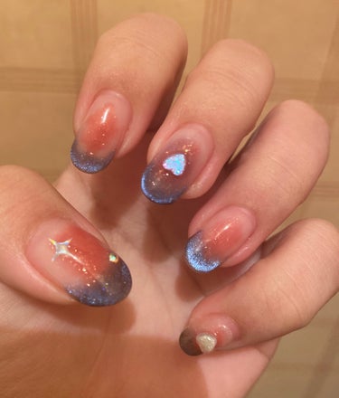 ネイル変えました💅✨

チークとマグネットの組み合わせ可愛い♡

パーツはSHEINです🙆‍♀️