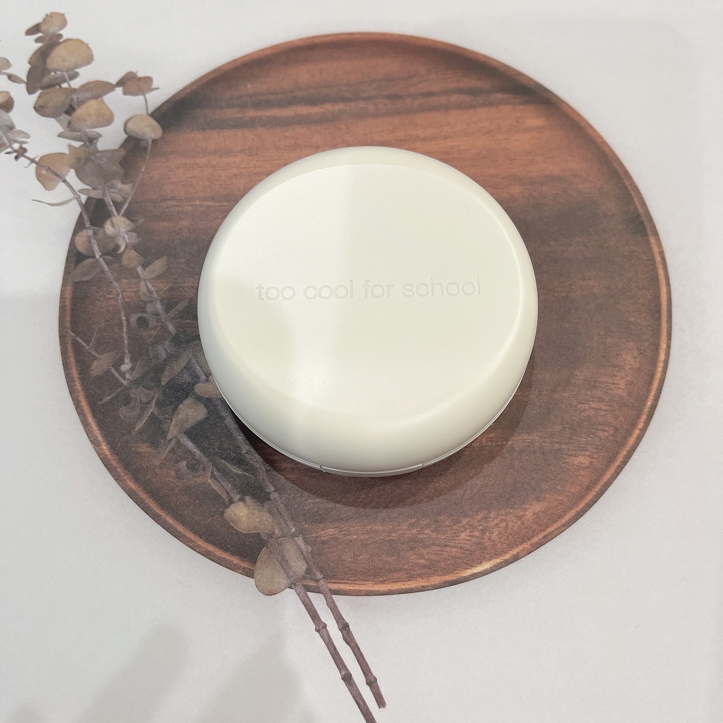 フィクシングヌードフィットクッション #2W ウォームアイボリー/too cool for school/クッションファンデーションを使ったクチコミ（2枚目）