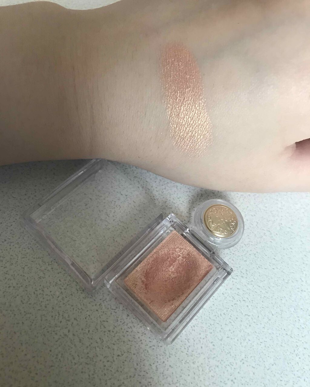 シャドーカスタマイズ/MAJOLICA MAJORCA/単色アイシャドウを使ったクチコミ（3枚目）