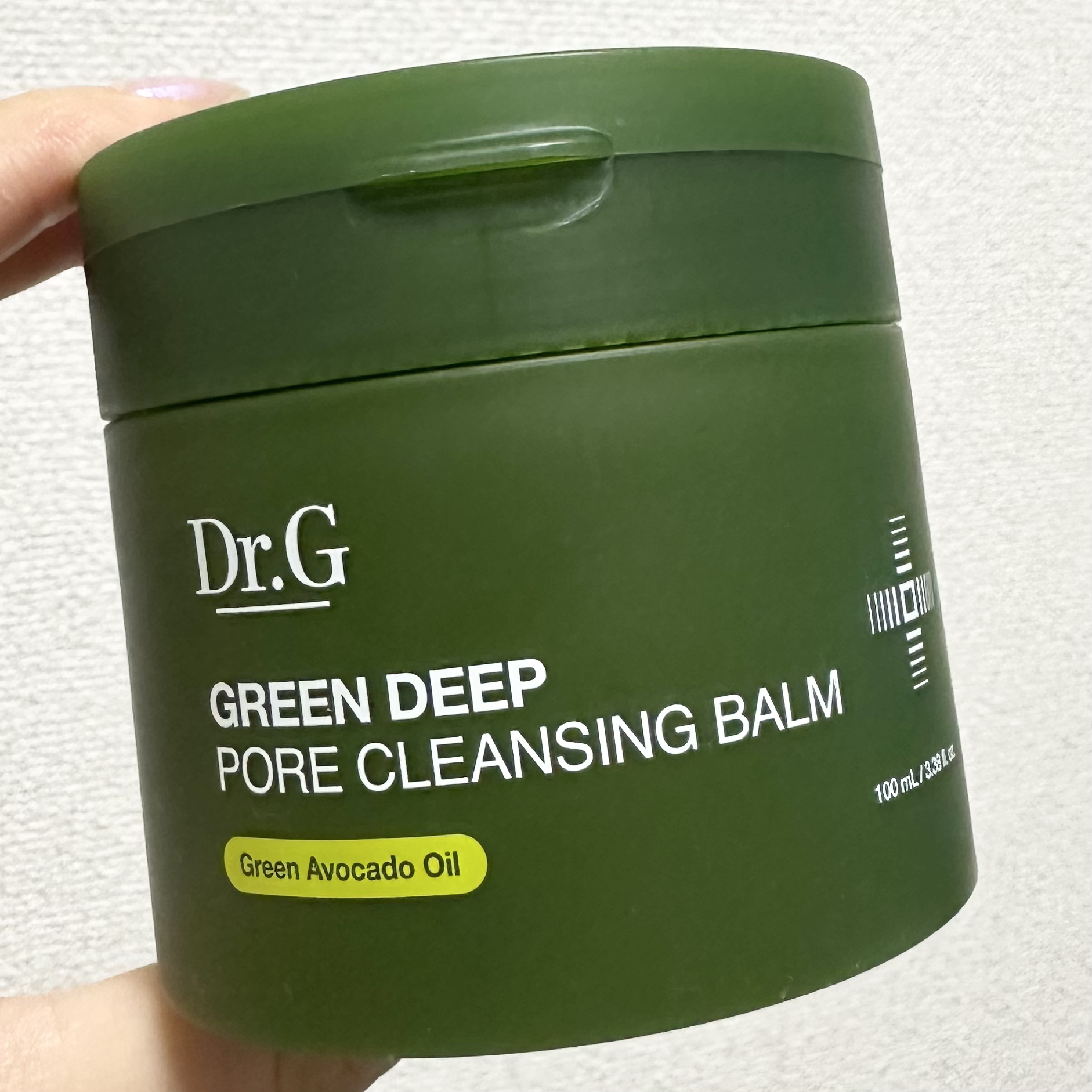 Dr.G グリーンディープポアクレンジングバーム 100ml


メイクはもちろん、毛穴につまった皮脂や黒ずみも綺麗にしてくれるクレンジングバーム💚


滑らかなテクスチャーで肌に乗せるとすぐにオイル化し、乳化も早くてぬるつきが残らない�