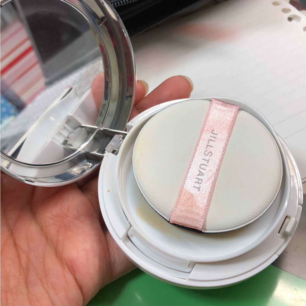 ピュアエッセンス クッションコンパクト/JILL STUART/クッションファンデーションを使ったクチコミ（2枚目）