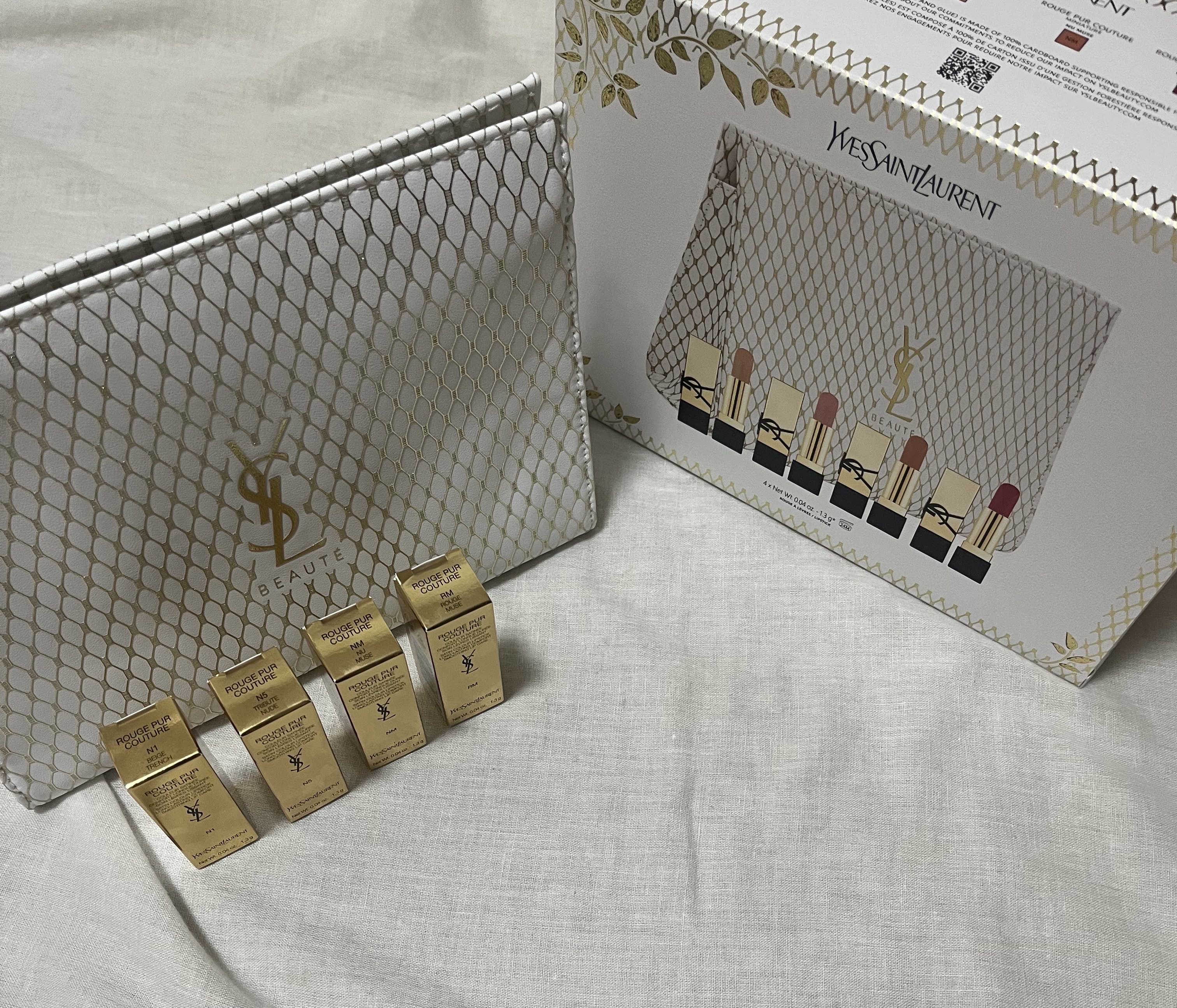 YVES SAINT LAURENT BEAUTE YSL ミニ リップセットのクチコミ「YVES SAINT LAURENT BEAUTE
YSL ミニ リップセット
¥11,550.....」（1枚目）