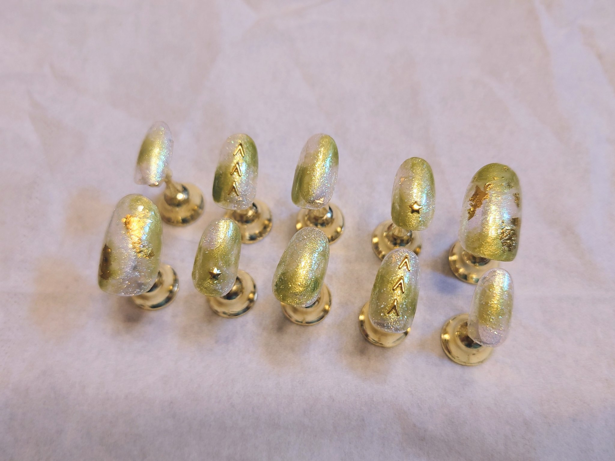 ネイルホリック Aurora Glitter/ネイルホリック/マニキュアを使ったクチコミ（1枚目）