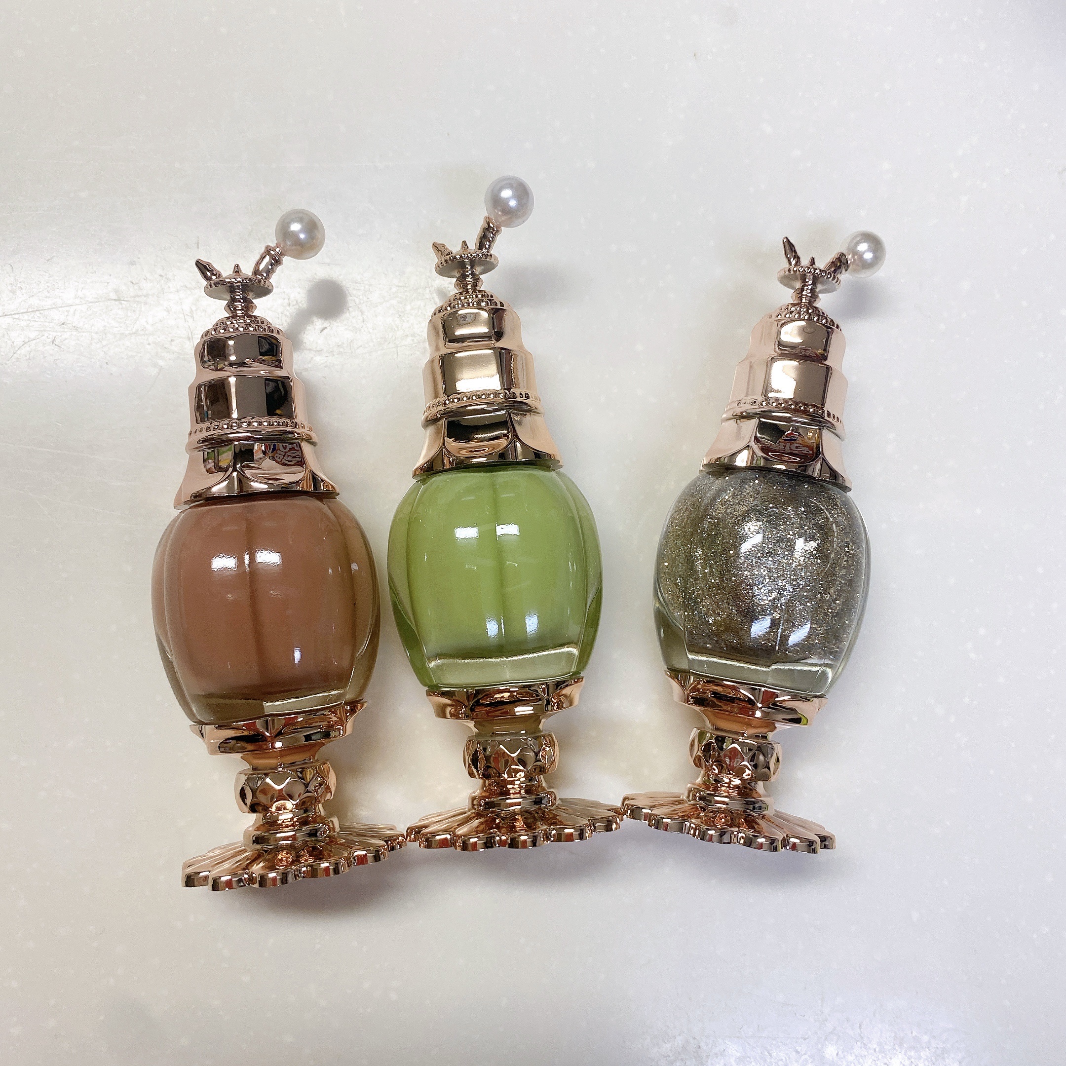 女王のカメオネイルカラー 01 ピンクオパール/COLORROSE/マニキュアを使ったクチコミ（1枚目）