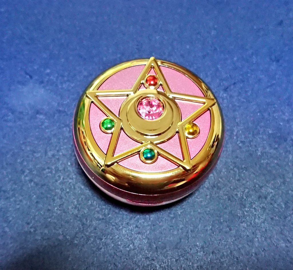 えり on LIPS 「セーラームーンがドンピシャ世代なので、パッケージの可愛さに買い..」(2枚目)