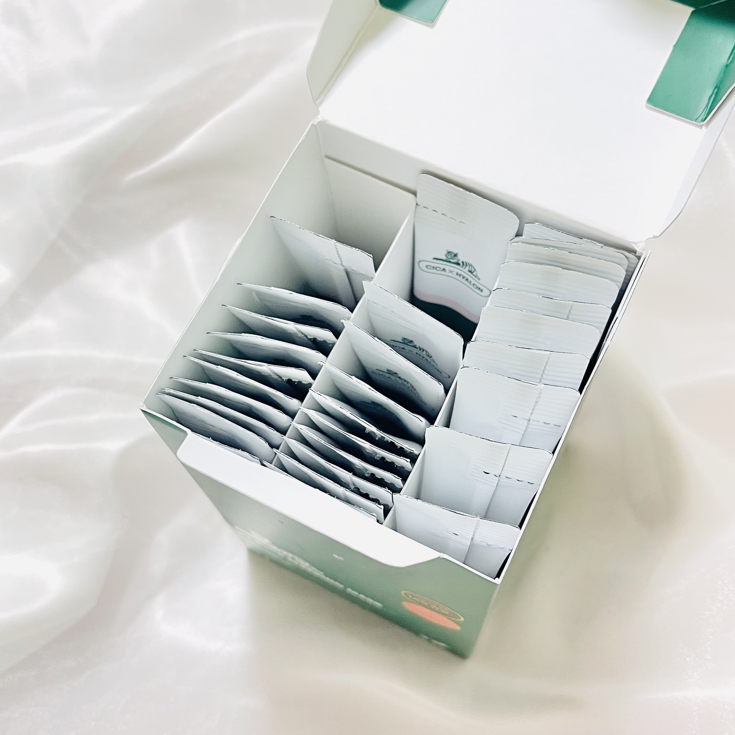 VT CICA スリーピングマスクのクチコミ「寝ている間にうるおいチャージ♪
1包ずつ個包装になっているから、毎日新鮮な状態で使えるの🍀
3.....」（2枚目）