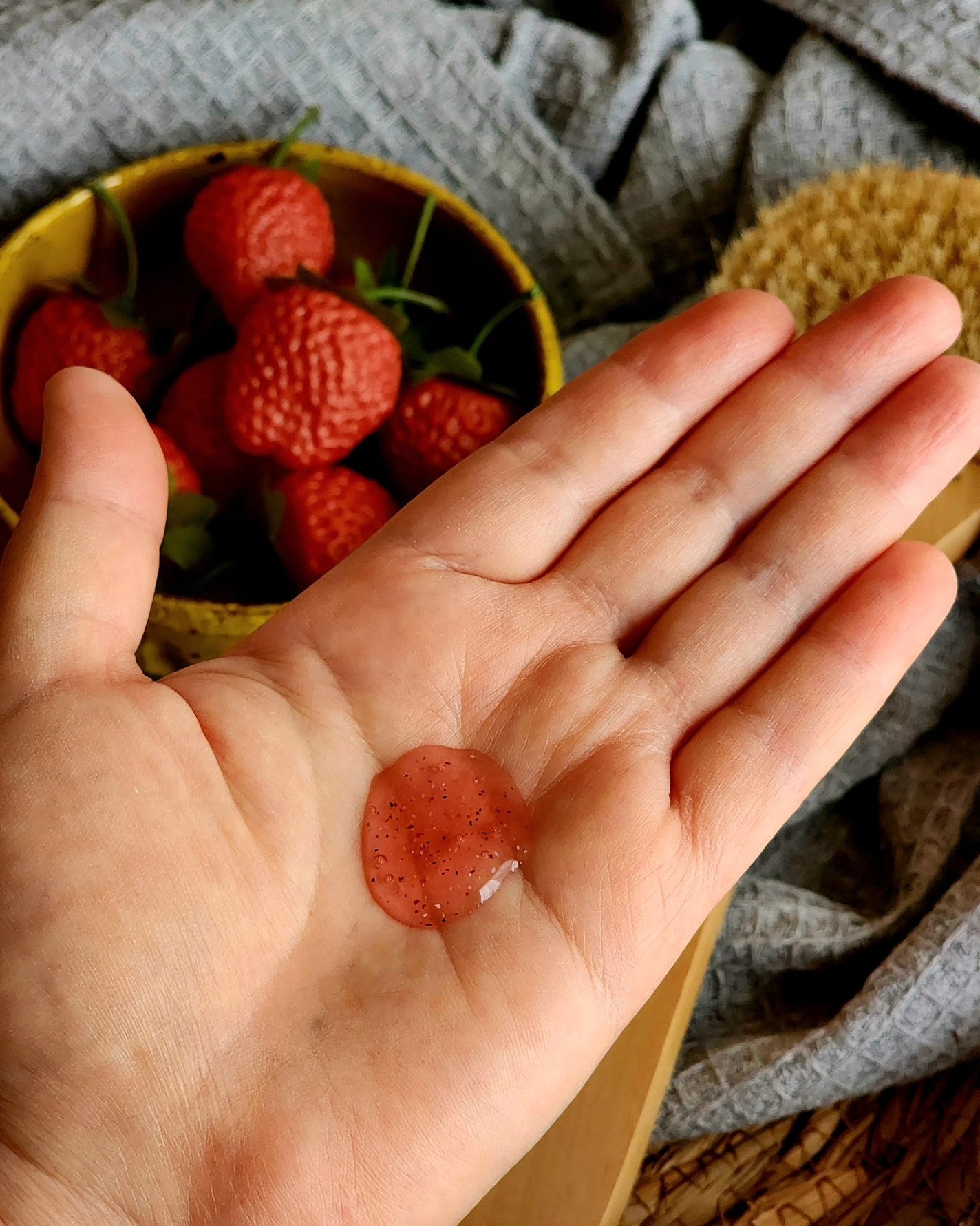 ナーラック ボディスクラブ ストロベリー/naarak/ボディスクラブを使ったクチコミ(2枚目)