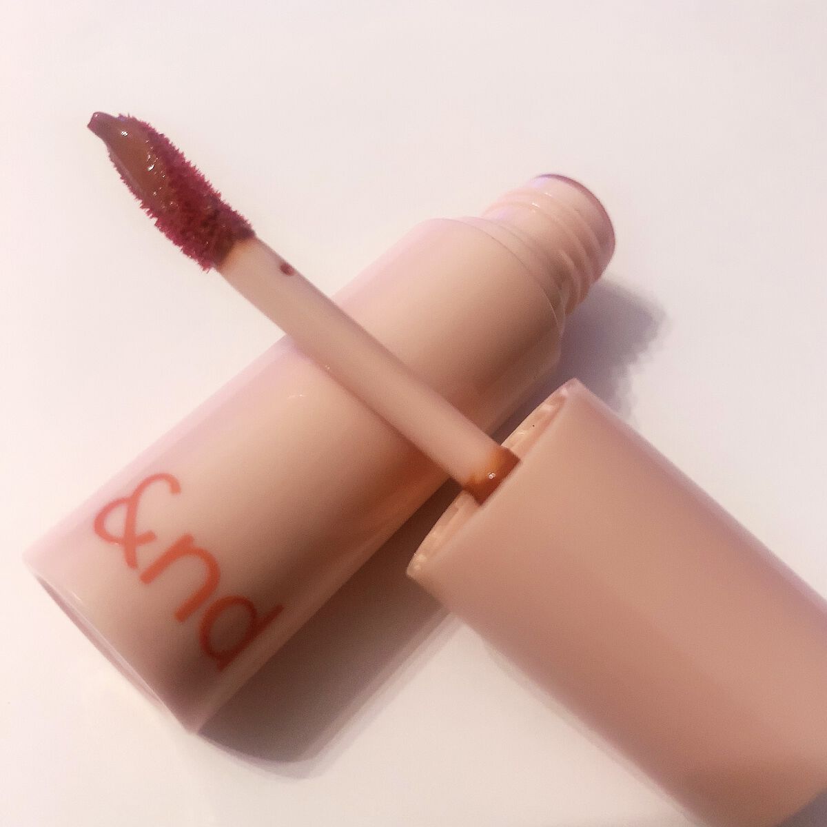 アンドバイロムアンド　グラッシーボムティント/&nd by rom&nd/リップティントを使ったクチコミ（2枚目）