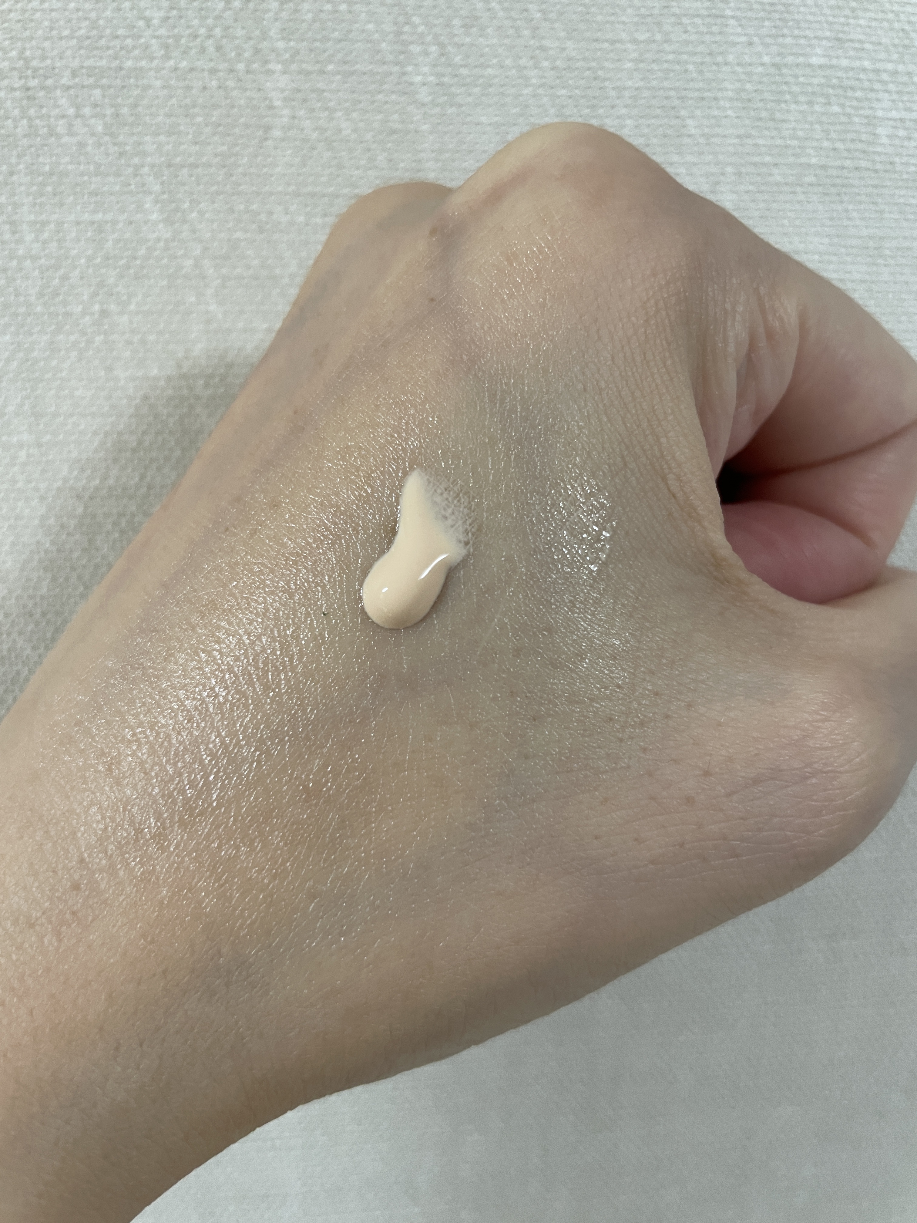 ウォーターホールディングトーンアップサンセラム/KAHI/日焼け止めローションを使ったクチコミ（2枚目）